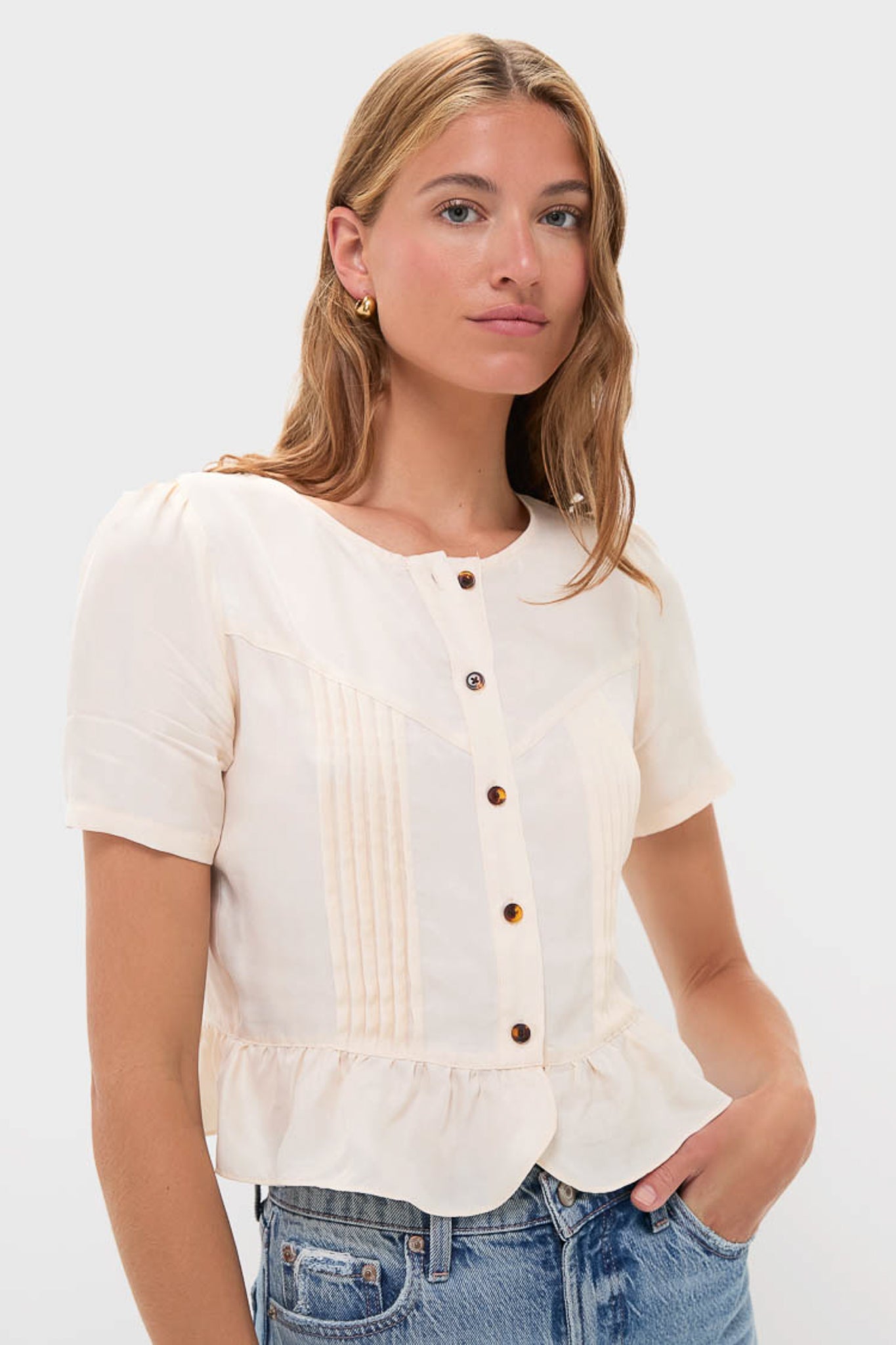 Arctic Wolf Short Sleeve Pintuck Top